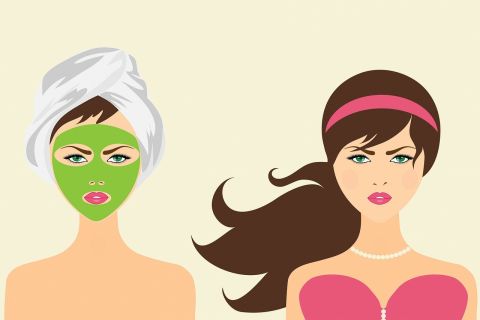 grafika przedstawia po lewej stronie kobieta z białym turbanem na głowie i zieloną maseczką na twarzy. Po prawej stronie - kobieta po metamorfozie w czerwonej sukience, uczesana w kucyk i ze zrobionym makijażem
